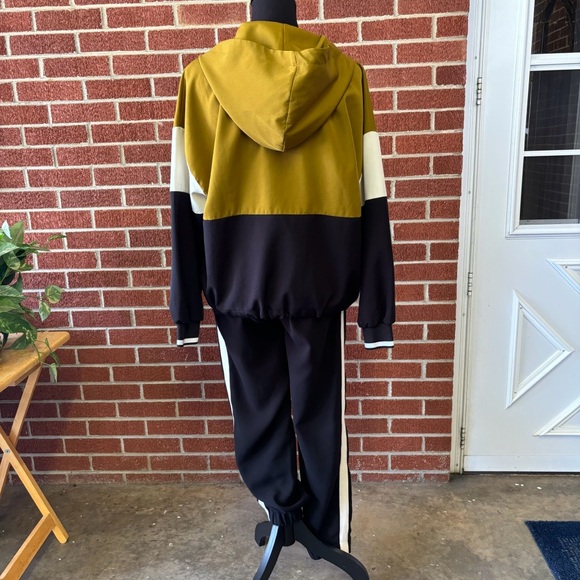 Zara Olive Green & Black Hoodie with Matching Black Jogger Pants Women Size XS - Picture 4 of 15